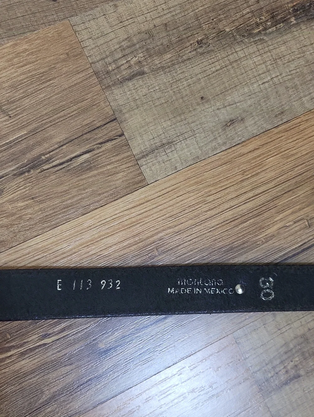 MONTANA SILVERSMITHS Black Leatger Silver Concho Wester Belt. Size 31.5
